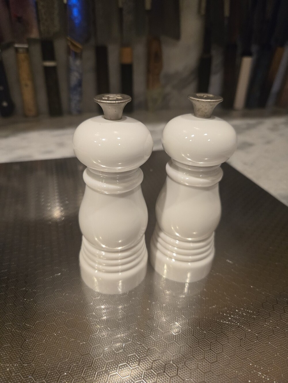 Le Creuset White Salt & Pepper Mill Grinders Set – Glossy Ceramic Paid $80